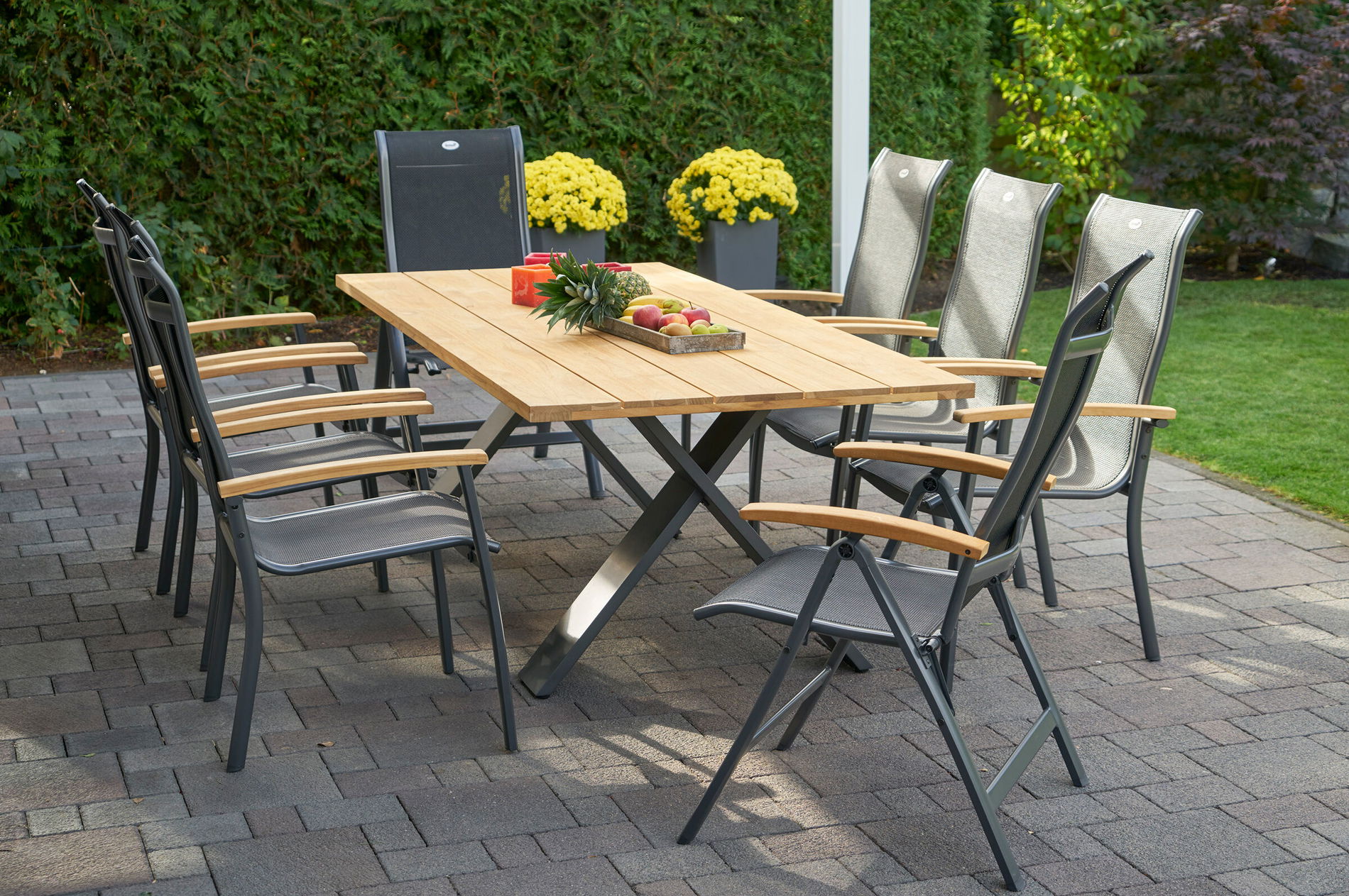 HARTMAN Xanadu / Alice Ogrodowa grupa jadalna, xerix/czarny, aluminium/drewno tekowe, tkanina 4x4, 6 foteli sztaplowanych, 2 krzesła składane, 220x100cm 21162__1