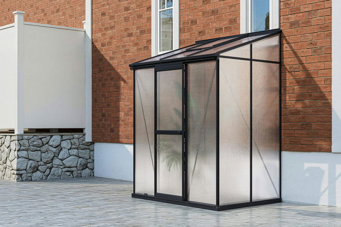 Szklarnia przyścienna OUTFLEXX Verde Comfort, czarna rama, aluminium/poliwęglan, 160 x 105 x 190 cm, odporna na UV, malowana proszkowo, z drzwiami przesuwnymi
