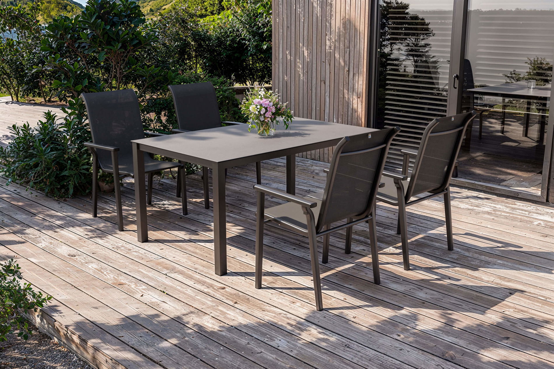 KETTLER Model ekskluzywny BasicPlus 2026 Ogrodowy zestaw jadalniany, antracytowy, Aluminium/Textilene/Szkło, Stół 160 x 95 cm, 4 Krzesła sztaplowane