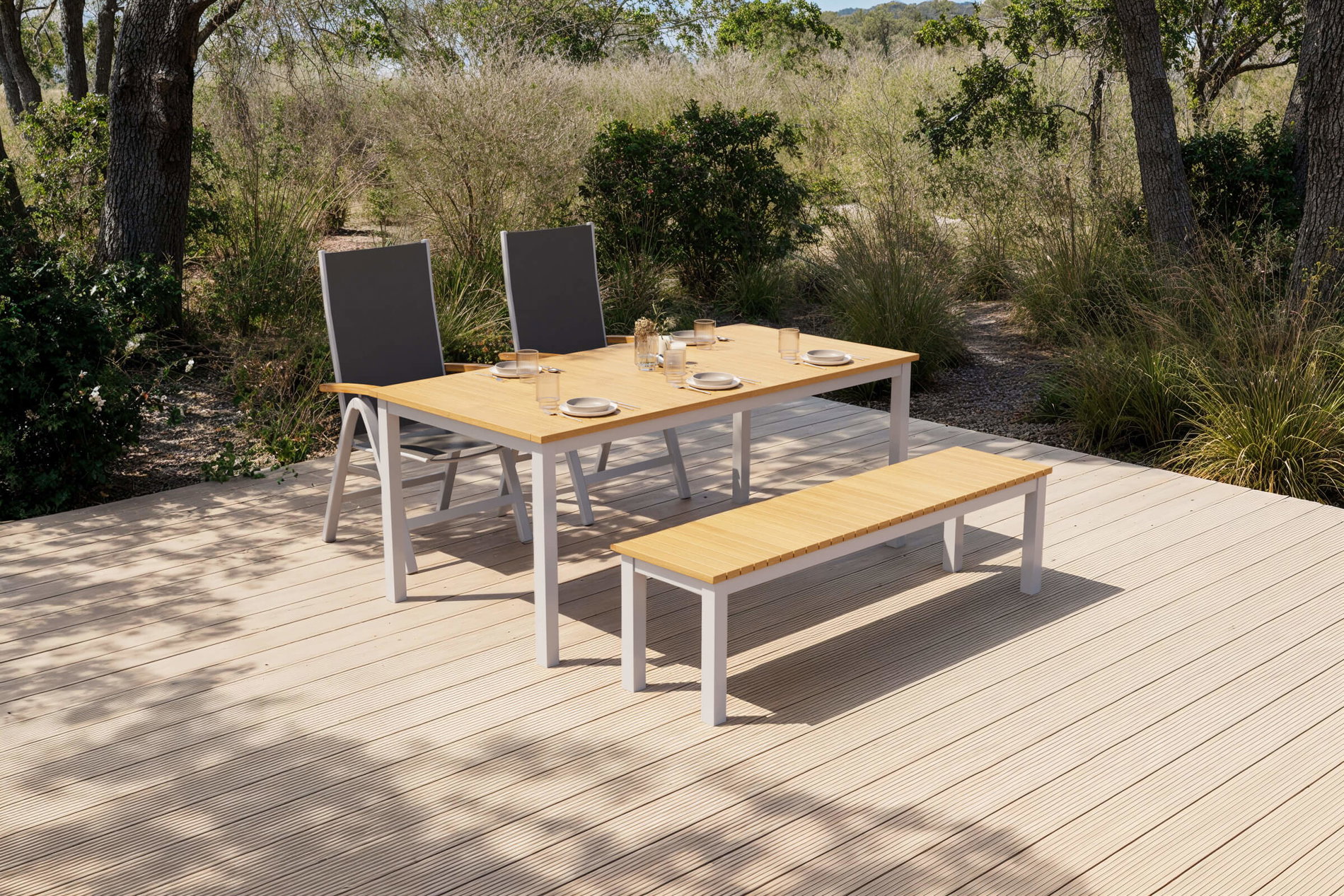 Ogrodowy zestaw jadalniany Villana Tasmania z ławką i 2 składanymi krzesłami, srebrny/naturalny, aluminium/eukaliptus, stół 180 x 90 cm, produkt certyfikowany FSC®
