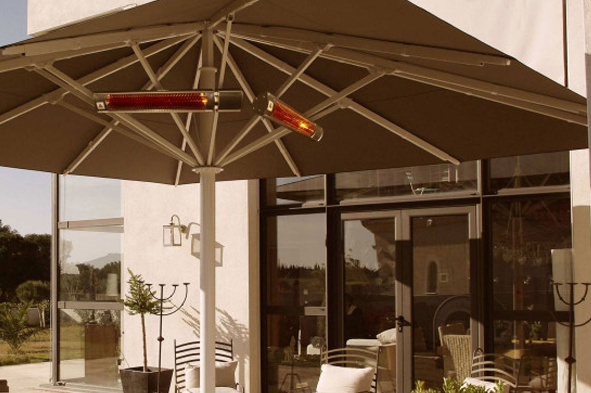 OUTTECH XD-Y Promiennik grzewczy, srebrny, aluminium, 67,5 x 10,5 x 7,2 cm, pyłoszczelny i wodoodporny, pilot zdalnego sterowania z 2 stopniami